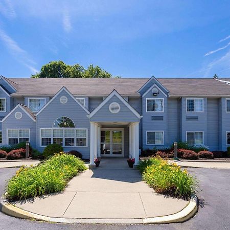 マイクロテル イン&スイーツ バイ ウィンダム ベセル ダンバリー Bethel エクステリア 写真